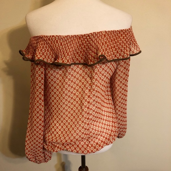 A’reve Anthropologie Red Off Shoulder Floral Top - Picture 4 of 11